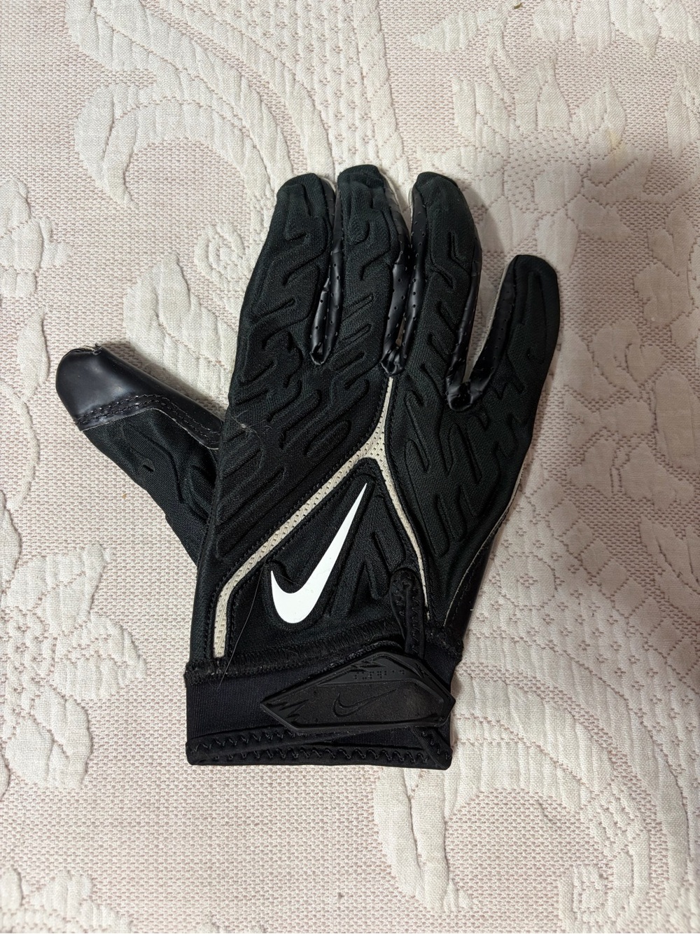 Nike Superbad 6.0 Padded Football Glove EUC XL athletic fall